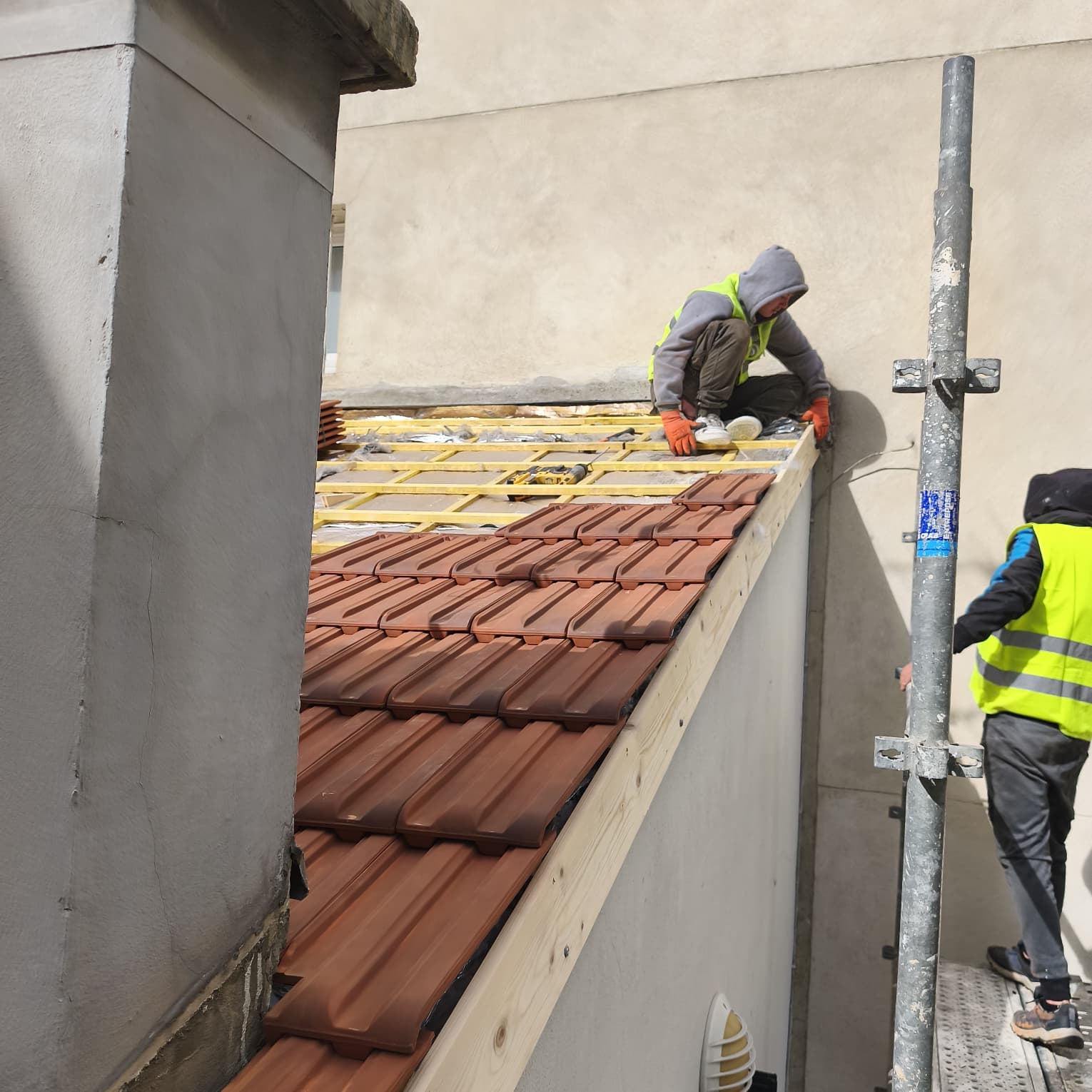 Chantier ravalement réalisé par JBL Couvreur 45